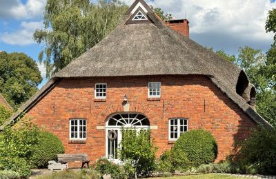 Historisch vastgoed, Landhuis met rieten dak bij Brake, Nedersaksen