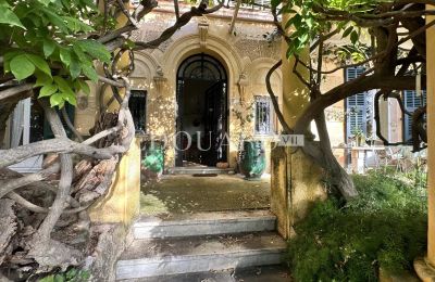 Appartement in een historisch pand te koop Menton, Provence-Alpes-Côte d'Azur, Ingang