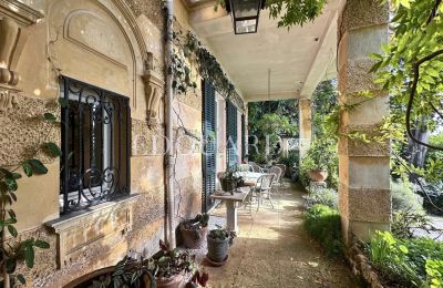 Historische panden, Vierkamerappartement met tuin- en zeezicht