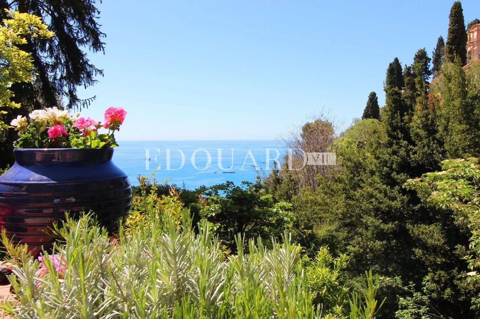 Images Villa in Roquebrune-Cap-Martin met groot terras, tuin en uitzicht op zee