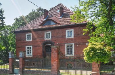 Historische villa te koop Kętrzyn, Ermland-Mazurië, Ingang
