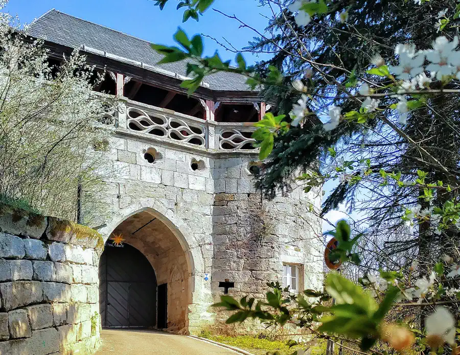 Burg Theisenort in Opper-Franken, toegangspoort