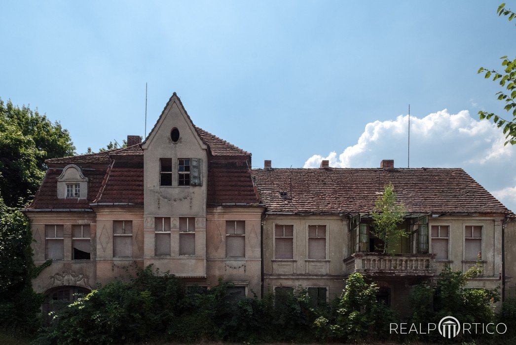 Denkmalgeschützte Villa in Sachsen-Anhalt, Duitsland