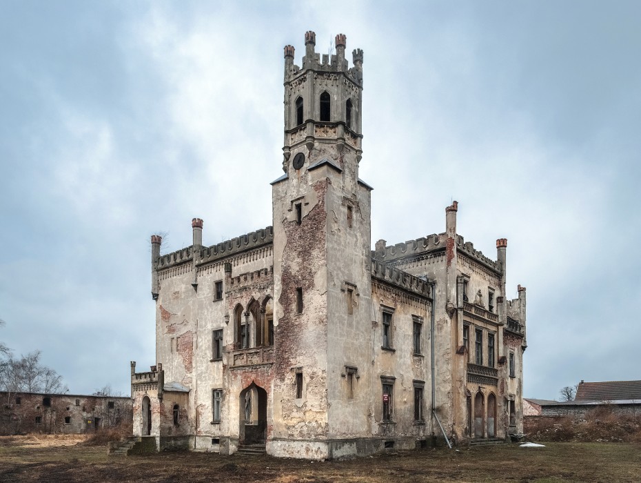 Norok manor in South-Western Poland before restoration