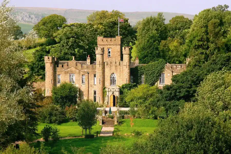 Kasteelhotel in Engeland te koop mei 2025