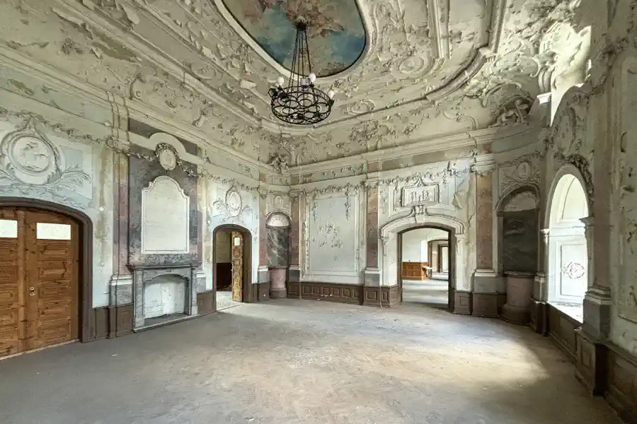 Pałac w Roztoczniku, Kasteel te koop Polen augustus 2025