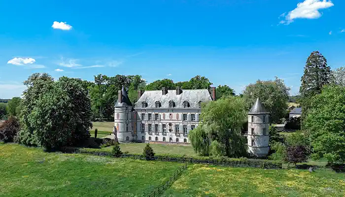 Kasteel te koop Sens, Bourgogne-Franche-Comté,  Frankrijk