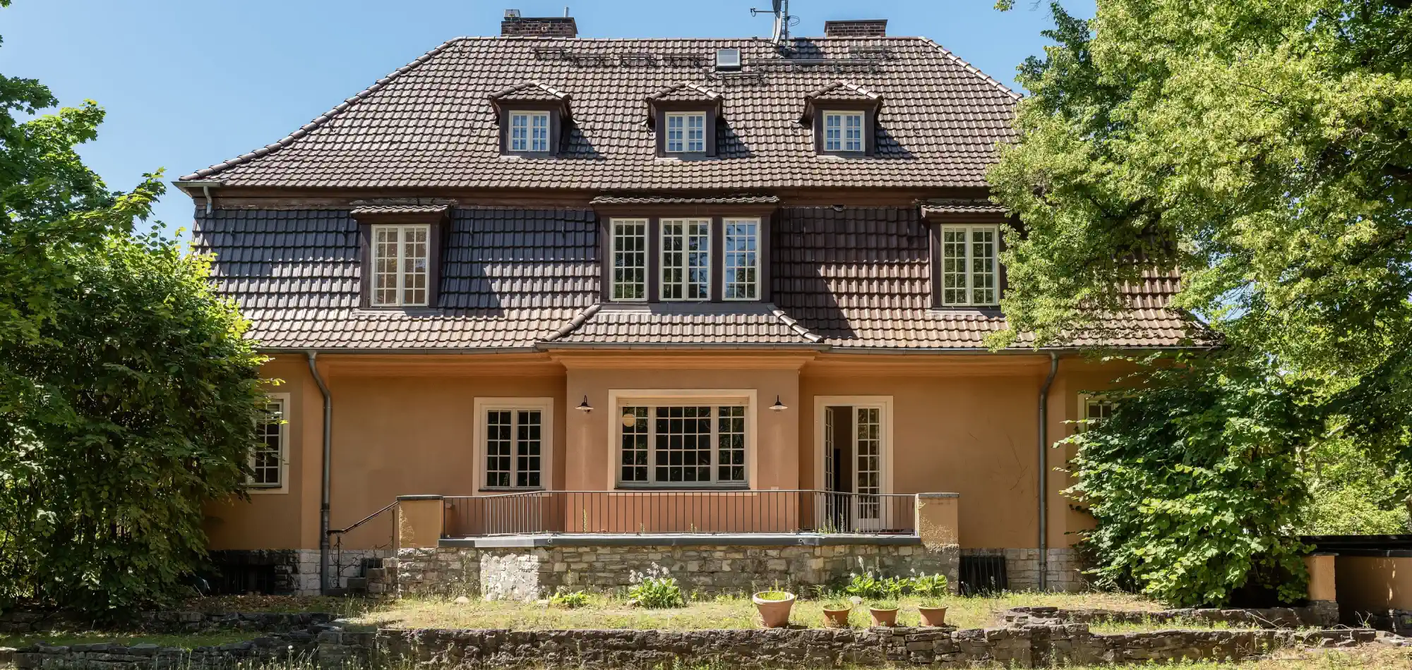 Representatief wonen en werken in Berlijn: Jugendstilvilla met gastenappartement en tuin, Duitsland