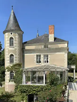 Kasteel in de Loirestreek met park, meer en twee bijgebouwen, La Roche-Posay, Nouvelle-Aquitaine