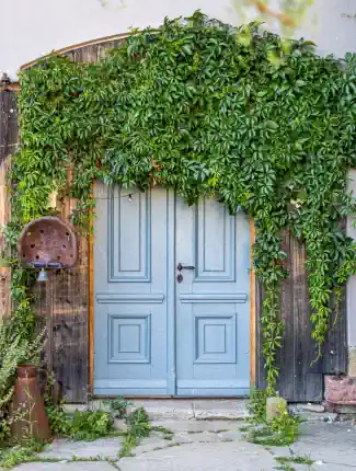 Artistiek ensemble met vergezicht op het westelijke Reuzengebergte, Tarczyn, Neder-Silezië