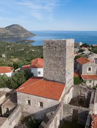 Mani-toren in Flomochori met zeezicht, Flomochori, Peloponnesos