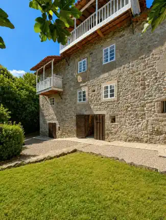 Gerestaureerd stenen huis met grondstuk in Pantón, Ribeira Sacra, O Barrio, Galicië