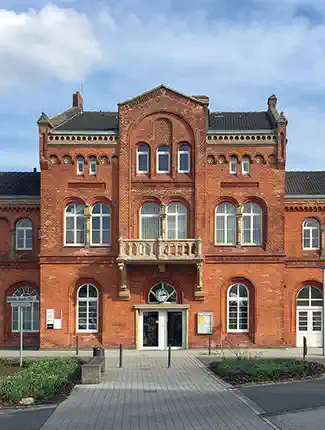 Station Diepholz: Karakteristiek rijksmonumentaal stationsgebouw uit 1873