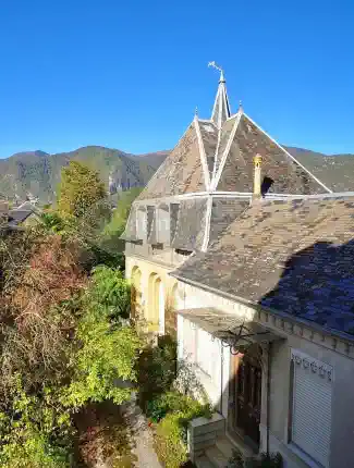 Klein kasteel uit de 18e eeuw in het zuiden van Frankrijk, Marignac, Occitanie