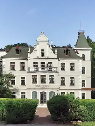 Historisch hotel, kuuroord Duszniki-Zdrój, Duszniki-Zdrój, Neder-Silezië