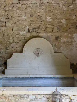 Historisch karakterpand met gewelven, binnenplaats en idyllische tuin nabij Uzès, Uzès, Occitanie