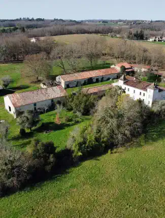 Landgoed met "Logis" en bijgebouwen in het zuiden van de Charente, Nouvelle-Aquitaine, Condéon, Nouvelle-Aquitaine