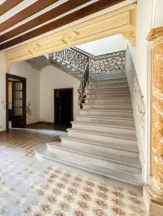Stadspaleis in Catalaanse Art Nouveau-stijl in Manacor, Mallorca, Manacor, Balearen