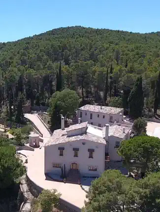 Historische masia met boetiekhotel in de wijnstreek Penedès, Sant Joan de Mediona, Catalonië