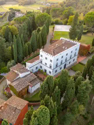 Landgoed met kasteel, wijngaarden en park tussen Pisa en Florence, San Miniato, Toscane