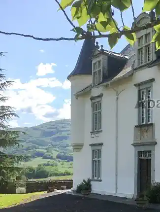 Kasteel in de Pyreneeën met panoramisch uitzicht, Mauléon-Licharre, Nouvelle-Aquitaine