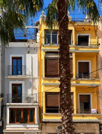 Stadshuis met dakterras aan de Plaza de Santo Domingo, Ontinyent, Ontinyent, Valencia