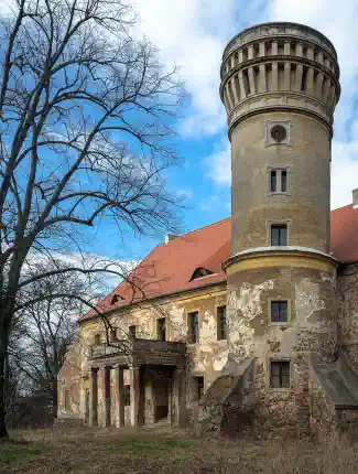 Kasteel in Polen - hotelconcept met projectplan, Osetno, Neder-Silezië