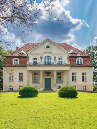 Landgoed met neoclassicistisch landhuis in de regio Masurië-Pommeren, Marzewo, Ermland-Mazurië