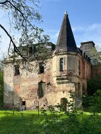 Kasteel bij Wroclaw in Komorowice, Komorowice, Neder-Silezië