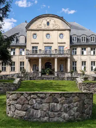 Neobarok landhuis in Pommeren met park, Trzcinno, Pommeren