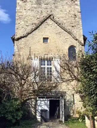 Middeleeuws gebouw in het centrum van Sauveterre-de-Béarn, Sauveterre-de-Béarn, Nouvelle-Aquitaine
