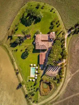 Tenuta Villa Camprina – landgoed in Toscane tussen Crete Senesi en Val d’Orcia, Monteroni d'Arbia, Toscane