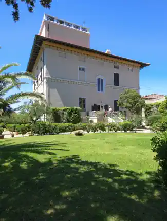 Villa Bondi: Lusso e Relax, Marina di Pisa, Toscana