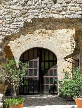 Historisch stadshuis in een 15e-eeuwse vesting, Uzès, Occitanie