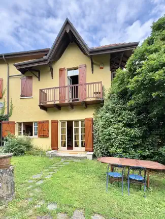 Twee huizen met tuin en uitzicht op het Lago Maggiore in Campino, Campino, Piëmont