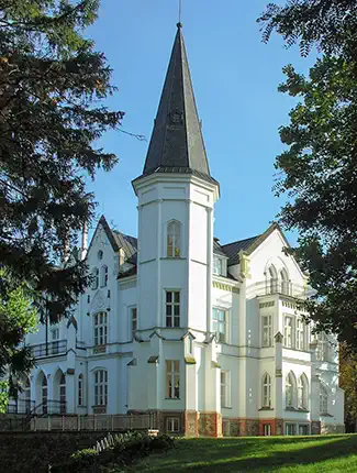Historisch neogotisch landhuis in Zuidwest-Polen, Neder-Silezië